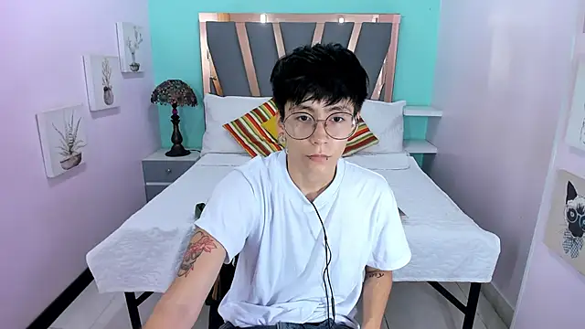 Snapshot of Teddy_Jacobs chatting on October 8, 9:12 pm Teddy Jacobs online show from October 8, 9:12 pm