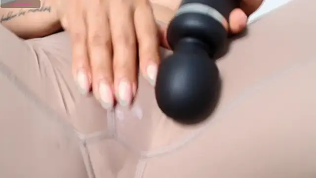 Shanell Rousex online show from October 30, 5:35 pm