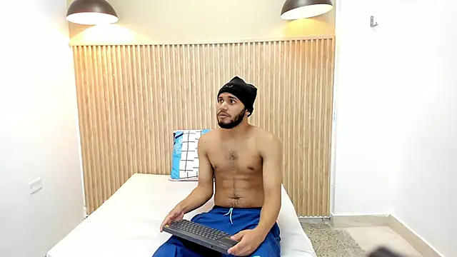 Adamss 23 online show from October 5, 7:45 pm