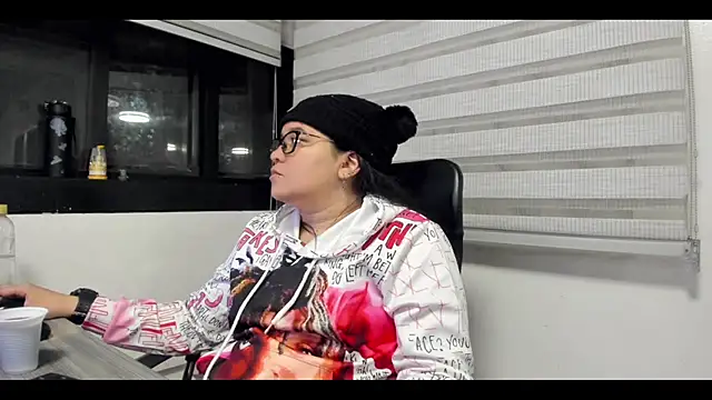 Xander Taylor  online show from October 16, 4:13 am