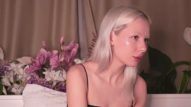 RanyThomson online show from November 2, 6:32 pm