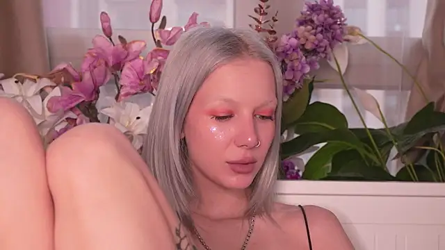 RanyThomson online show from November 10, 2:27 pm