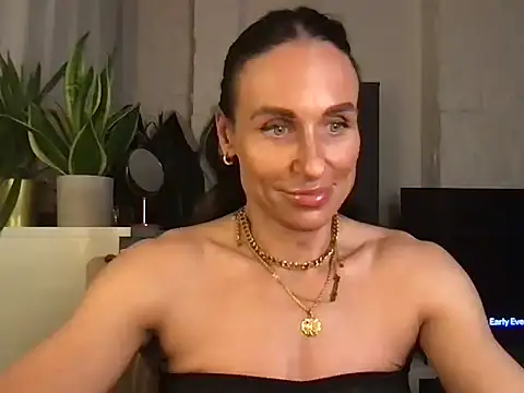 GluteQueenE online show from March 17, 11:41 pm