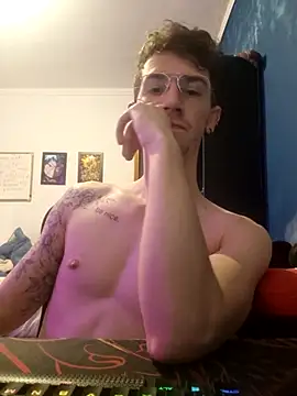 Snapshot of SweetGoodBoy22 chatting on October 4, 6:17 pm SweetGoodBoy22 online show from October 4, 6:17 pm