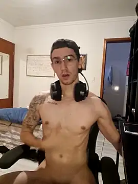 Snapshot of SweetGoodBoy22 chatting on November 8, 7:56 pm SweetGoodBoy22 online show from November 8, 7:56 pm