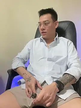 latava online show from December 14, 7:07 pm