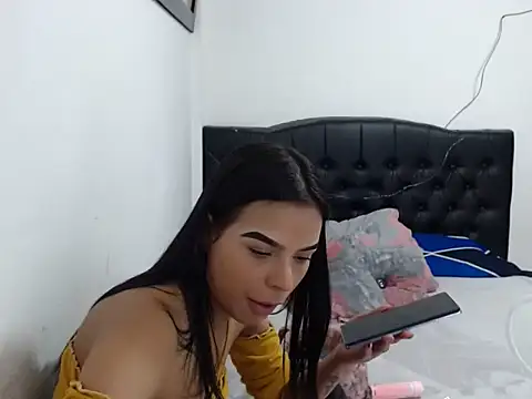 linnaskinyy online show from December 3, 1:13 am