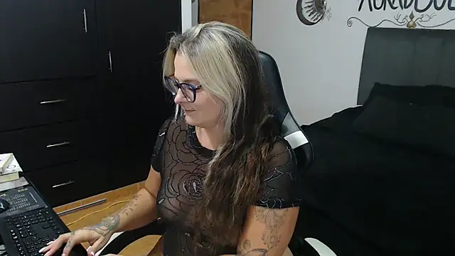 perlagoloza05 online show from November 8, 3:29 am