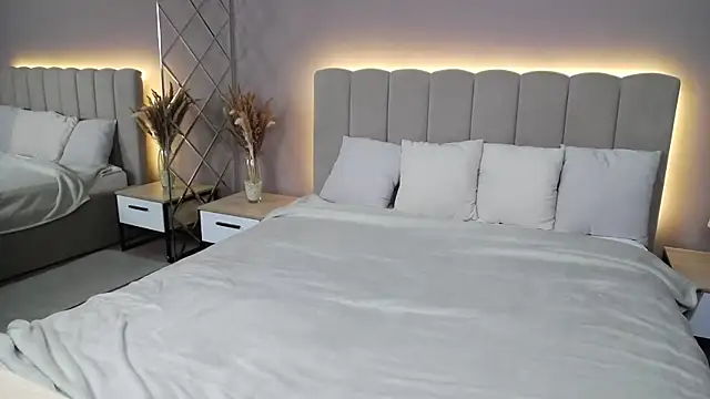 DianaMello online show from November 27, 4:03 am