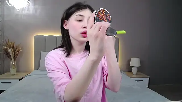 DianaMello online show from December 19, 6:31 am