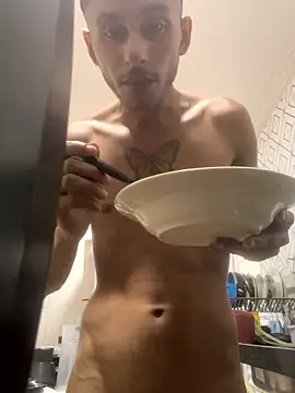 Snapshot of magrinhoohot chatting on January 10, 5:04 pm magrinhoohot online show from January 10, 5:04 pm