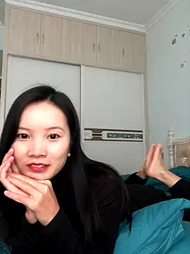 Snapshot of Mile-m chatting on October 25, 3:36 am Mile-m online show from October 25, 3:36 am