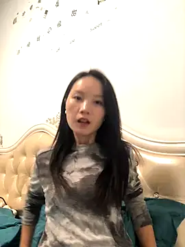 Snapshot of Mile-m chatting on October 26, 1:39 pm Mile-m online show from October 26, 1:39 pm