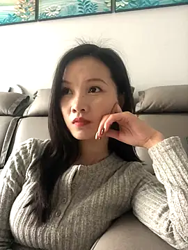 Snapshot of Mile-m chatting on November 10, 6:56 am Mile-m online show from November 10, 6:56 am