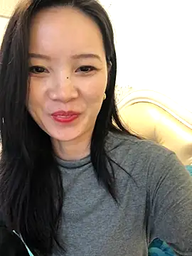 Snapshot of Mile-m chatting on November 16, 8:42 am Mile-m online show from November 16, 8:42 am