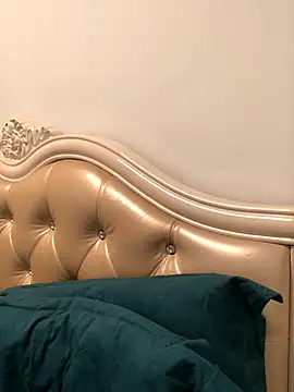 Snapshot of Mile-m chatting on November 22, 12:53 am Mile-m online show from November 22, 12:53 am