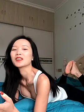 Snapshot of Mile-m chatting on November 28, 3:42 am Mile-m online show from November 28, 3:42 am