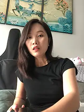 Snapshot of Mile-m chatting on June 15, 3:31 am Mile-m online show from June 15, 3:31 am