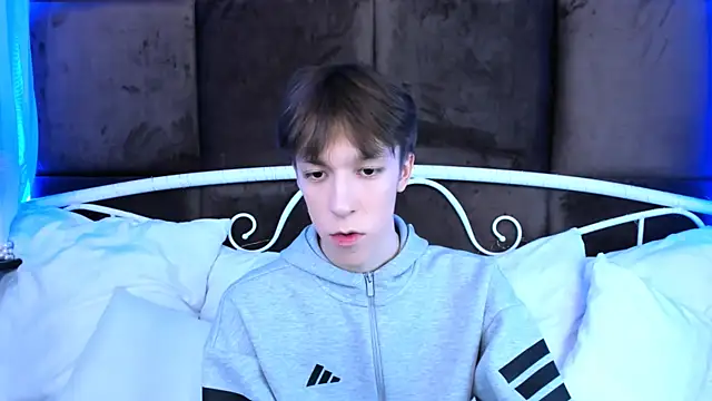 MarkBranston online show from November 15, 2:46 pm