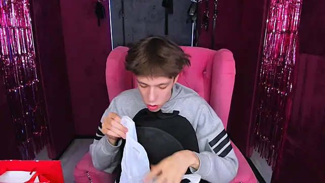 MarkBranston online show from December 19, 1:29 pm