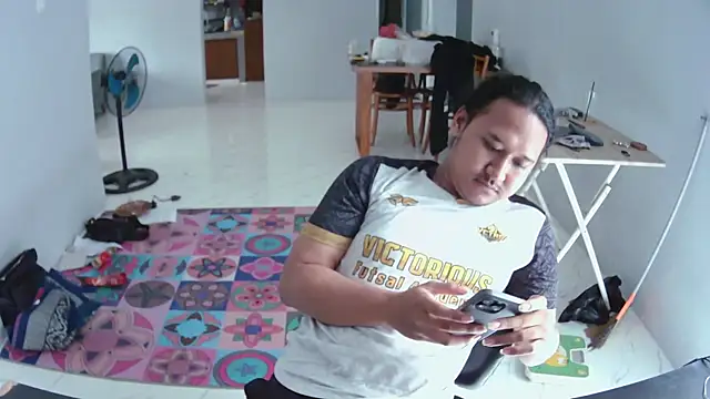 latexidn online show from November 15, 6:22 am