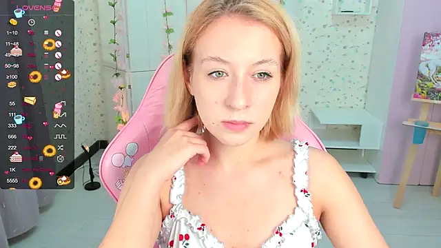 Emma Garcias online show from October 18, 11:55 am