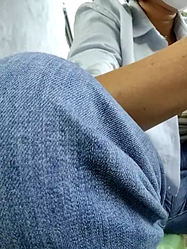 Snapshot of Mymy_love91 chatting on February 23, 8:12 am Mymy love91 online show from February 23, 8:12 am