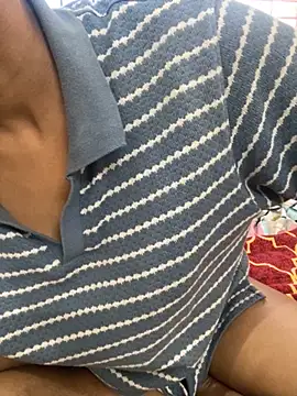 Snapshot of vickyandtania chatting on October 21, 6:14 am vickyandtania online show from October 21, 6:14 am