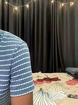 Snapshot of vickyandtania chatting on December 14, 5:18 pm vickyandtania online show from December 14, 5:18 pm