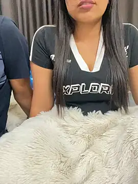 vickyandtania online show from February 23, 5:54 pm