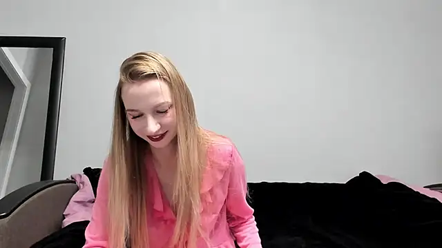 sophieryder online show from October 12, 9:19 am