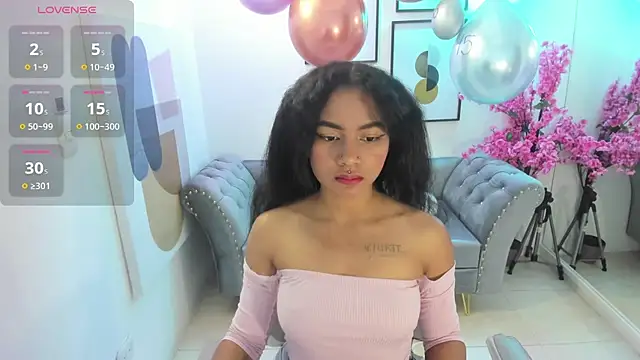 Snapshot of Juliie_coper chatting on November 16, 12:33 pm Juliie coper online show from November 16, 12:33 pm