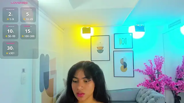 Snapshot of Juliie_coper chatting on November 19, 12:38 pm Juliie coper online show from November 19, 12:38 pm