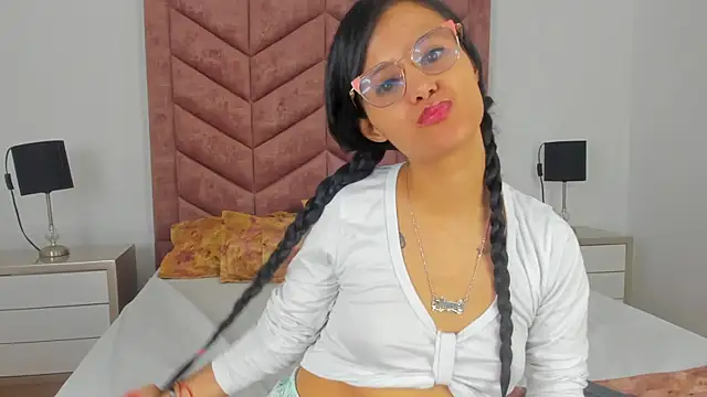 Alanha   online show from October 16, 2:23 am