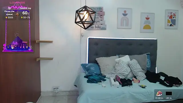 Snapshot of rosse_m chatting on December 1, 1:38 pm rosse m online show from December 1, 1:38 pm