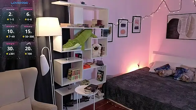 Eileen Burton online show from February 12, 6:47 pm