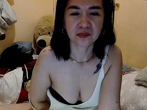 KissHott online show from February 19, 1:29 pm