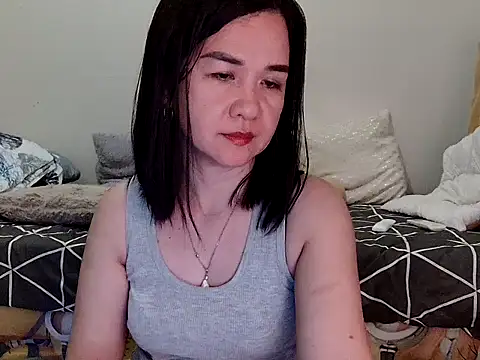 Snapshot of KissHott chatting on May 4, 1:40 pm KissHott online show from May 4, 1:40 pm