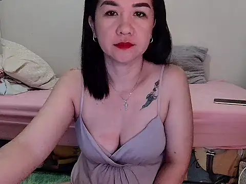 Snapshot of KissHott chatting on May 31, 8:21 pm KissHott online show from May 31, 8:21 pm