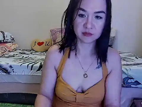 Snapshot of KissHott chatting on June 19, 10:02 pm KissHott online show from June 19, 10:02 pm