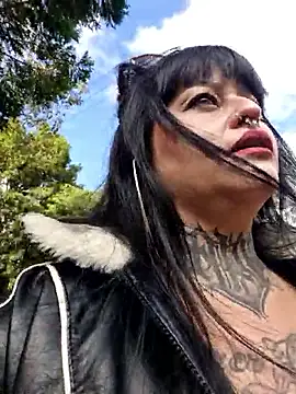 Snapshot of Skarletk chatting on October 18, 1:23 pm Skarletk online show from October 18, 1:23 pm