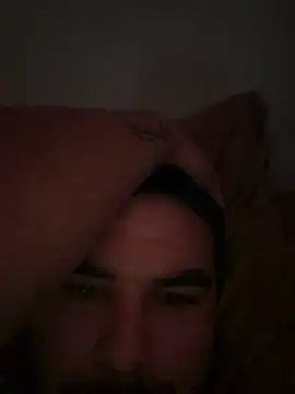 Snapshot of Leeeek23 chatting on March 3, 2:45 pm Leeeek23 online show from March 3, 2:45 pm