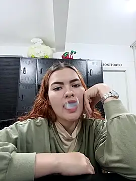 Snapshot of abby_murphy chatting on December 4, 9:56 pm abby murphy online show from December 4, 9:56 pm