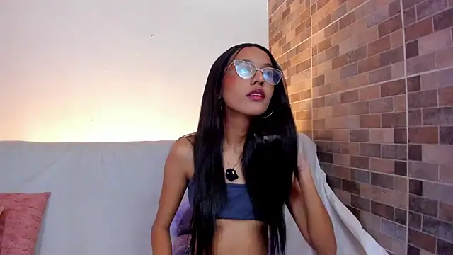 luna valen online show from October 31, 3:18 am