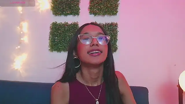 luna valen online show from February 11, 9:53 pm