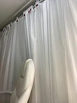 Snapshot of Rose_monroee chatting on March 14, 7:41 pm Rose monroee online show from March 14, 7:41 pm