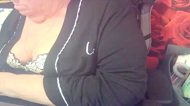 Playful MILF Demi online show from March 9, 12:42 pm