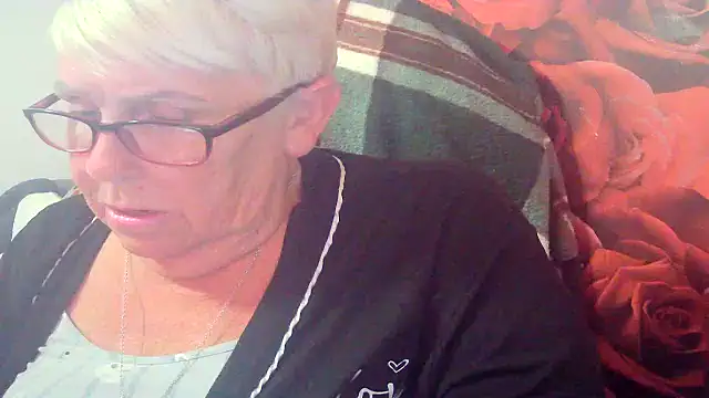 Snapshot of Playful_MILF_Demi chatting on May 23, 9:19 pm Playful MILF Demi online show from May 23, 9:19 pm