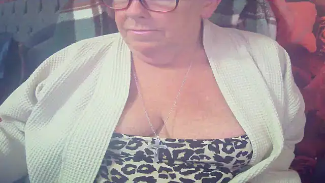 Snapshot of Playful_MILF_Demi chatting on June 11, 8:51 pm Playful MILF Demi online show from June 11, 8:51 pm