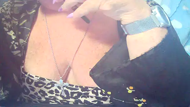 Snapshot of Playful_MILF_Demi chatting on July 2, 5:13 am Playful MILF Demi online show from July 2, 5:13 am